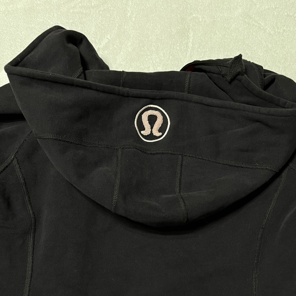 LULULEMON black zip up hoodie SZ S